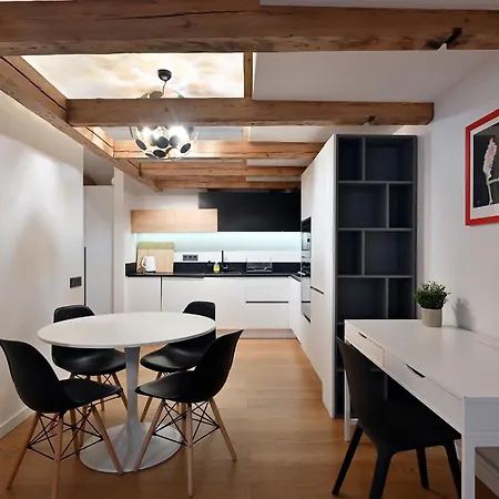Modern & 2bdrm Riga